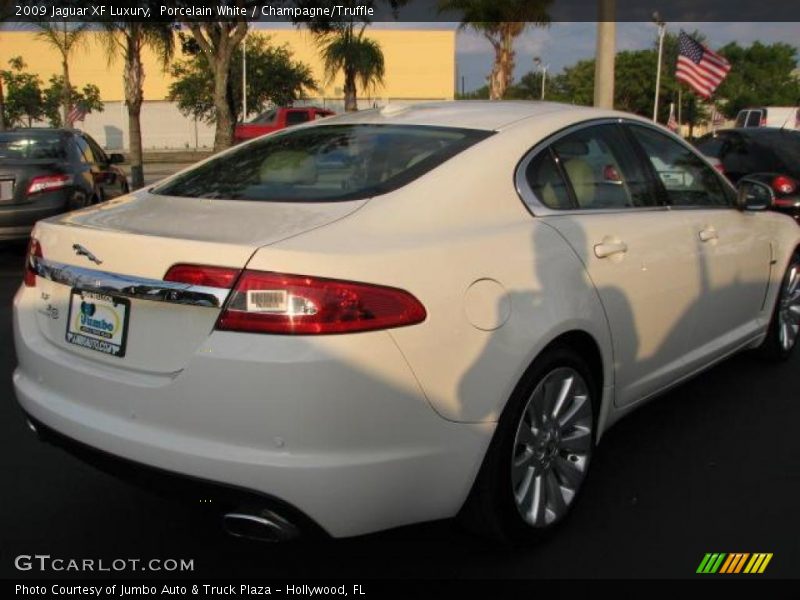 Porcelain White / Champagne/Truffle 2009 Jaguar XF Luxury