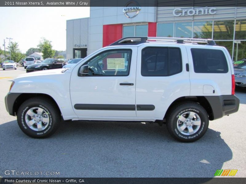 Avalanche White / Gray 2011 Nissan Xterra S