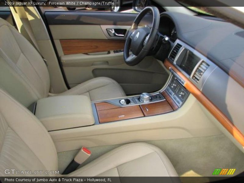  2009 XF Luxury Champagne/Truffle Interior