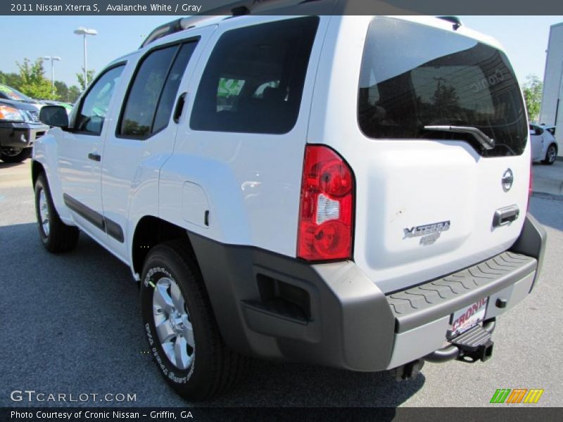 Avalanche White / Gray 2011 Nissan Xterra S
