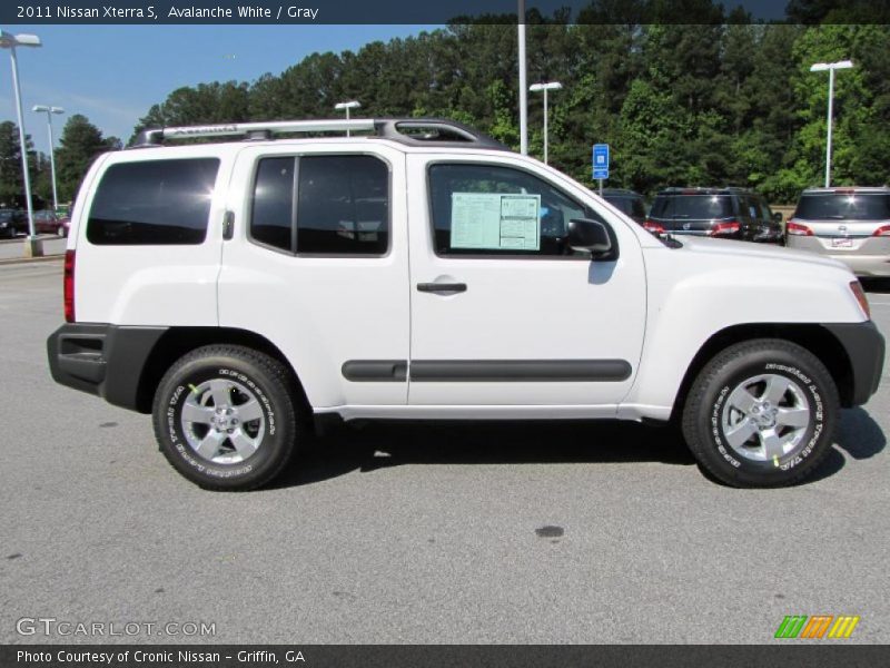 Avalanche White / Gray 2011 Nissan Xterra S