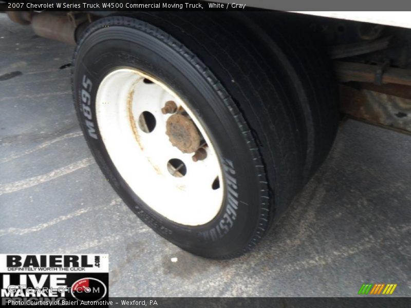 White / Gray 2007 Chevrolet W Series Truck W4500 Commercial Moving Truck