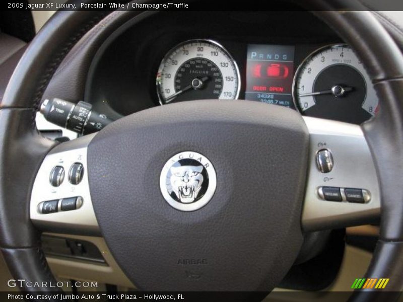 Porcelain White / Champagne/Truffle 2009 Jaguar XF Luxury