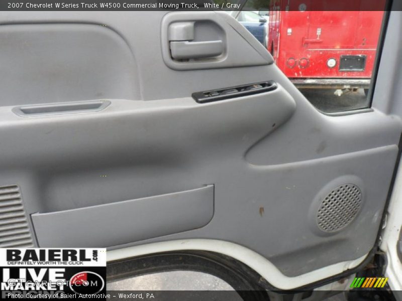 White / Gray 2007 Chevrolet W Series Truck W4500 Commercial Moving Truck