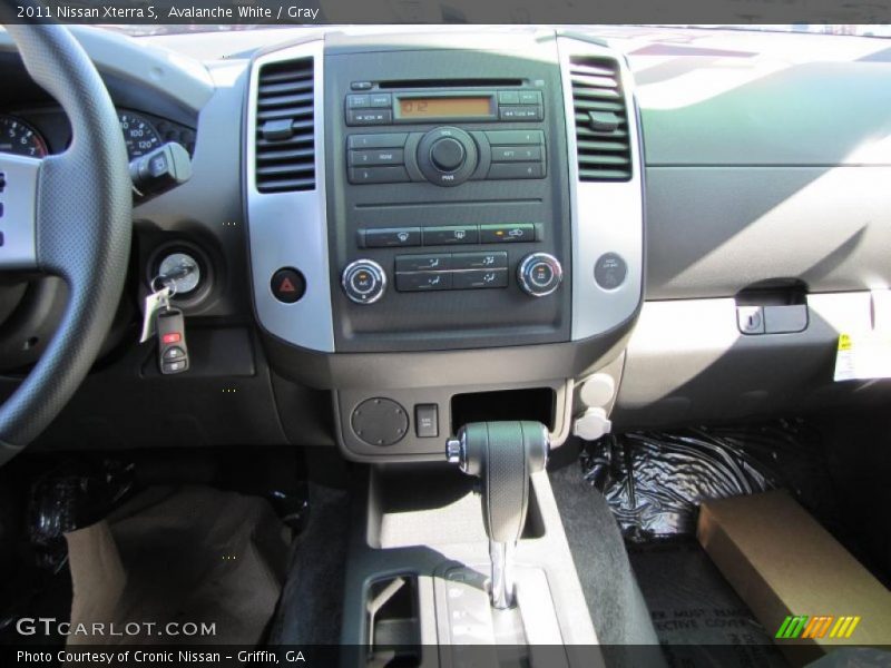 Avalanche White / Gray 2011 Nissan Xterra S
