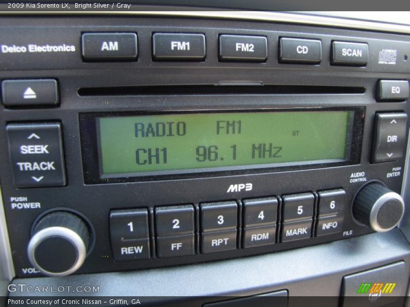 Bright Silver / Gray 2009 Kia Sorento LX