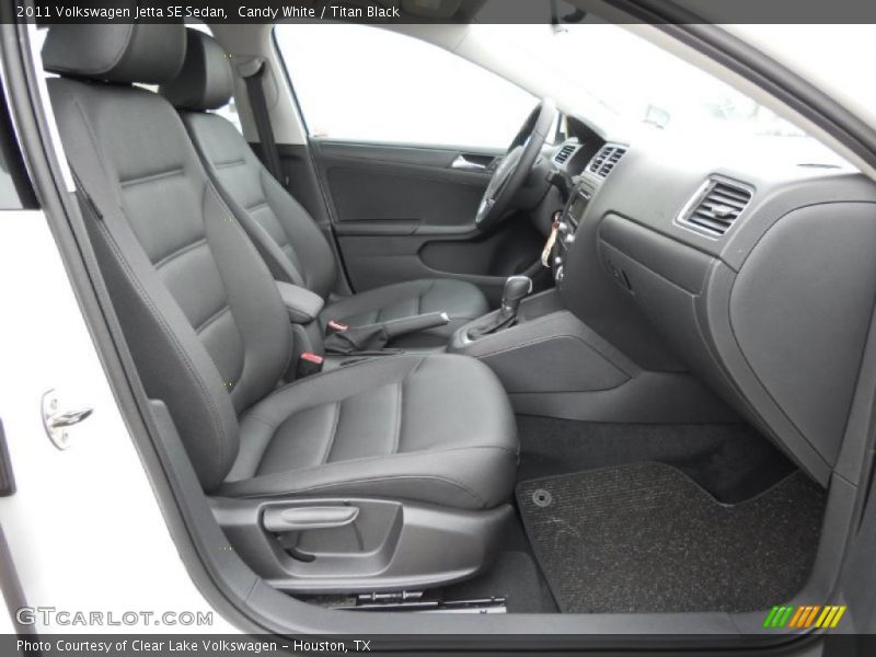 Candy White / Titan Black 2011 Volkswagen Jetta SE Sedan