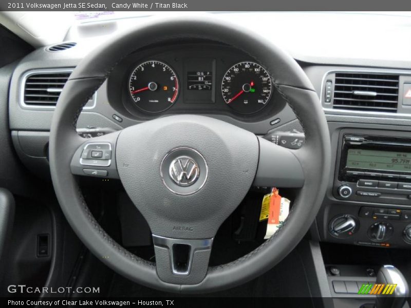 Candy White / Titan Black 2011 Volkswagen Jetta SE Sedan