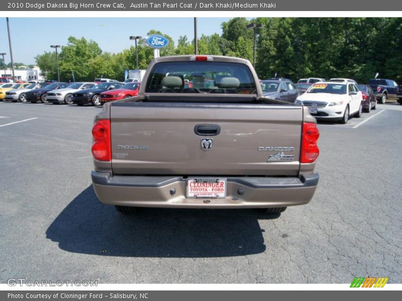Austin Tan Pearl Coat / Dark Khaki/Medium Khaki 2010 Dodge Dakota Big Horn Crew Cab