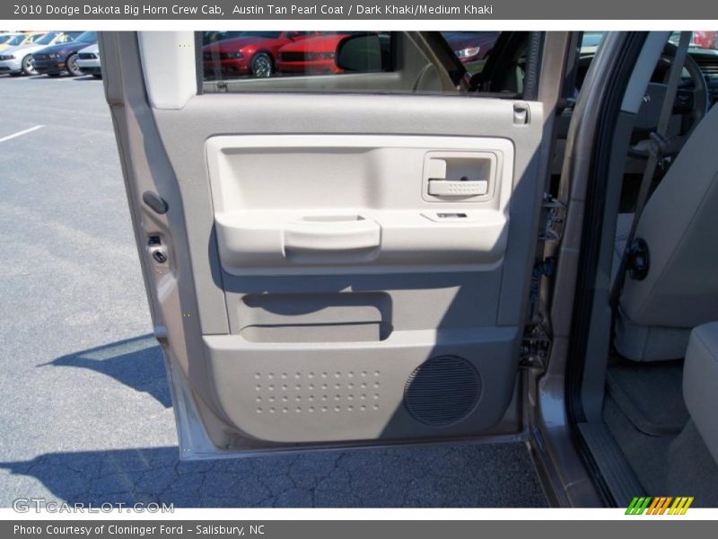 Austin Tan Pearl Coat / Dark Khaki/Medium Khaki 2010 Dodge Dakota Big Horn Crew Cab