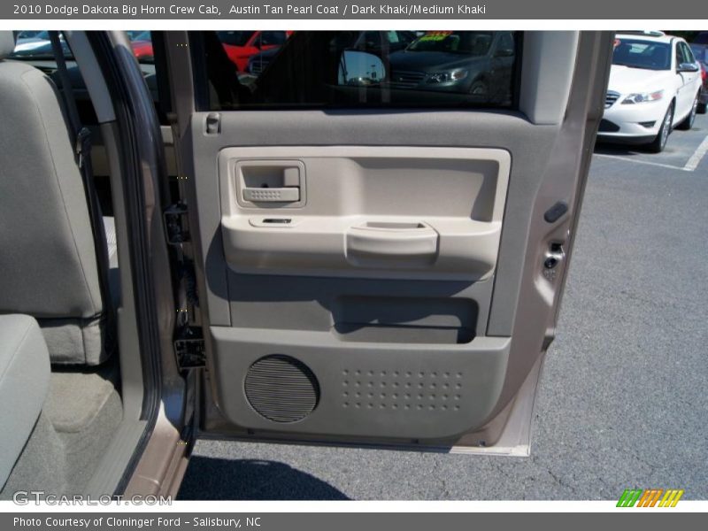 Austin Tan Pearl Coat / Dark Khaki/Medium Khaki 2010 Dodge Dakota Big Horn Crew Cab