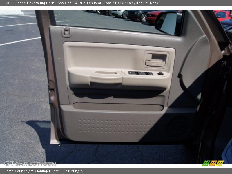 Austin Tan Pearl Coat / Dark Khaki/Medium Khaki 2010 Dodge Dakota Big Horn Crew Cab