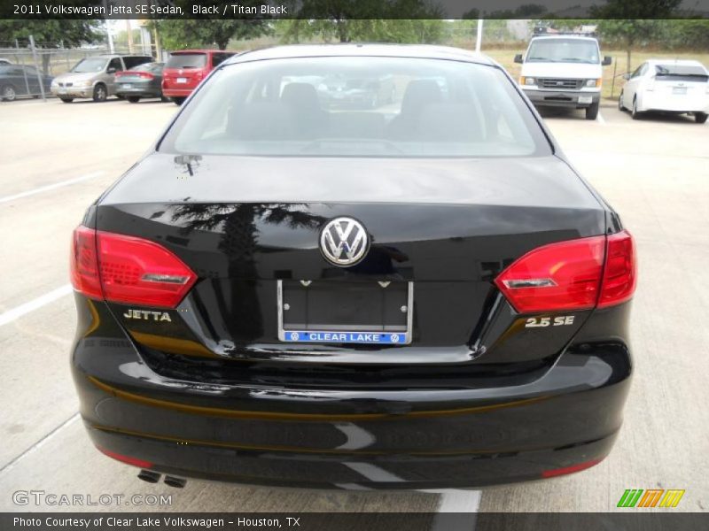 Black / Titan Black 2011 Volkswagen Jetta SE Sedan