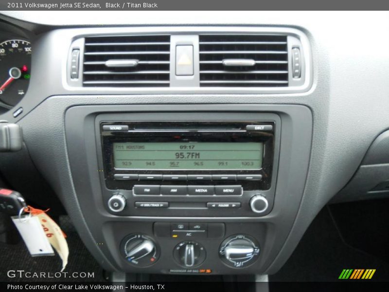Black / Titan Black 2011 Volkswagen Jetta SE Sedan