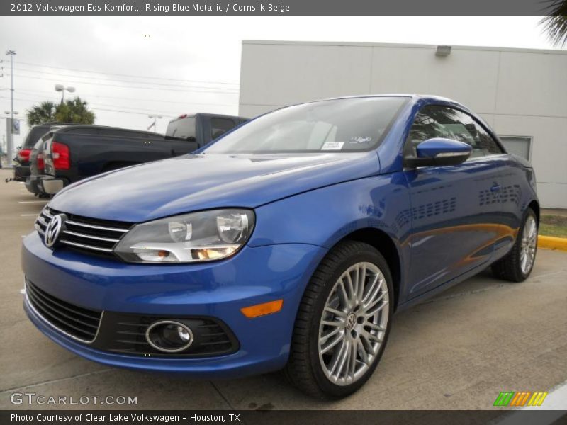 Front 3/4 View of 2012 Eos Komfort
