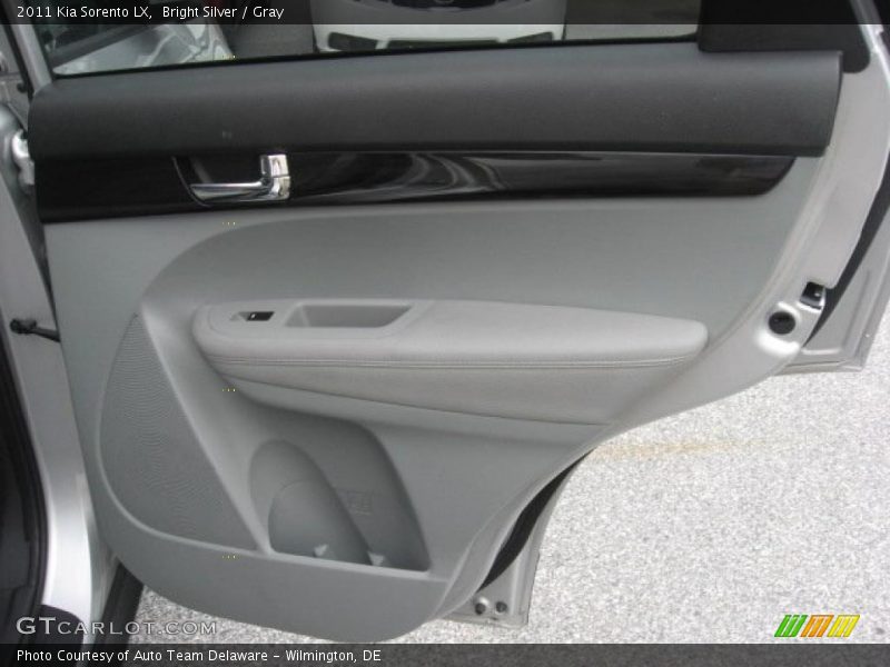 Bright Silver / Gray 2011 Kia Sorento LX