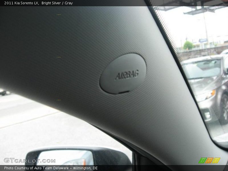 Bright Silver / Gray 2011 Kia Sorento LX