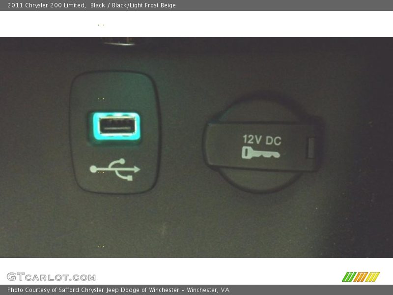 Black / Black/Light Frost Beige 2011 Chrysler 200 Limited