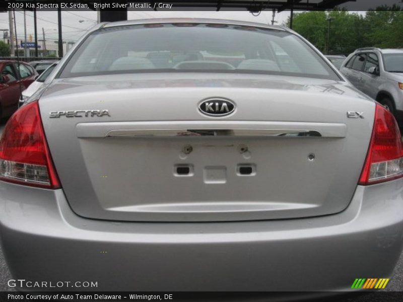 Bright Silver Metallic / Gray 2009 Kia Spectra EX Sedan