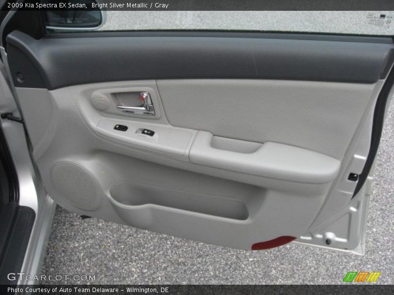 Bright Silver Metallic / Gray 2009 Kia Spectra EX Sedan