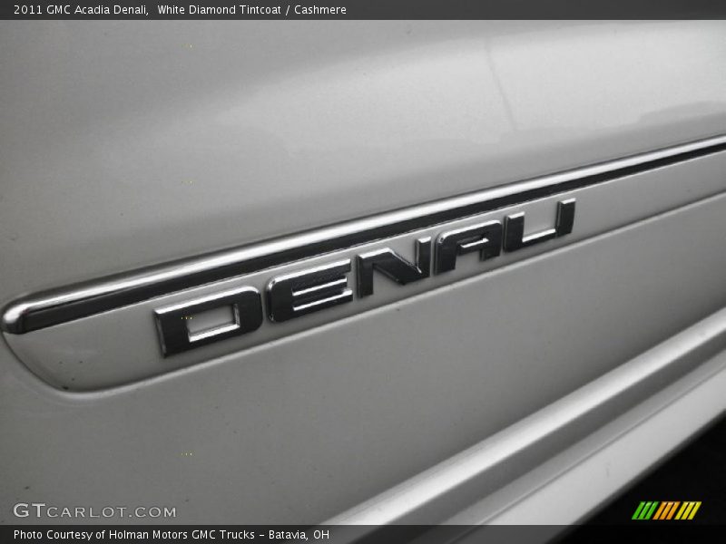 White Diamond Tintcoat / Cashmere 2011 GMC Acadia Denali