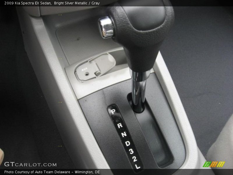 Bright Silver Metallic / Gray 2009 Kia Spectra EX Sedan