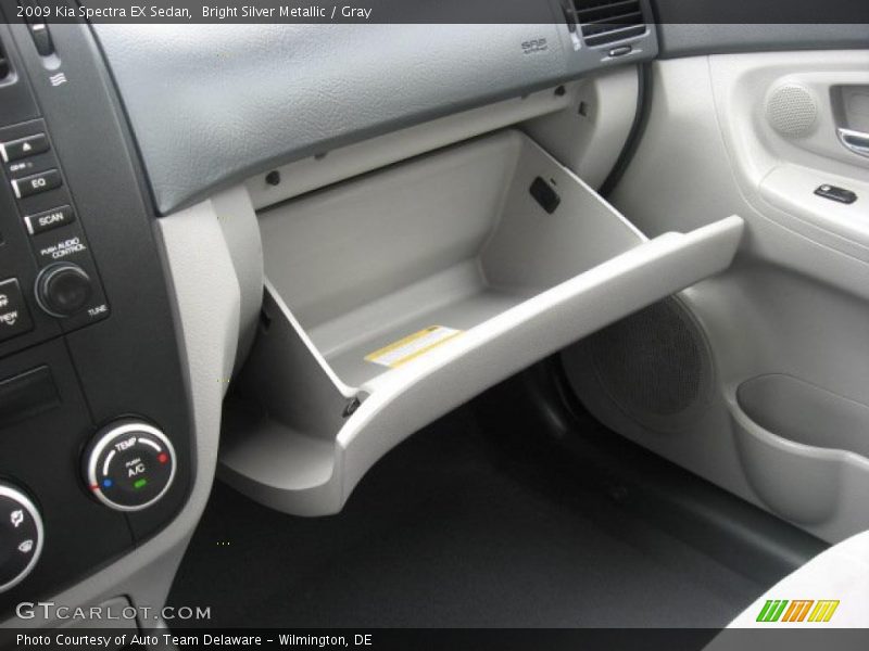 Bright Silver Metallic / Gray 2009 Kia Spectra EX Sedan