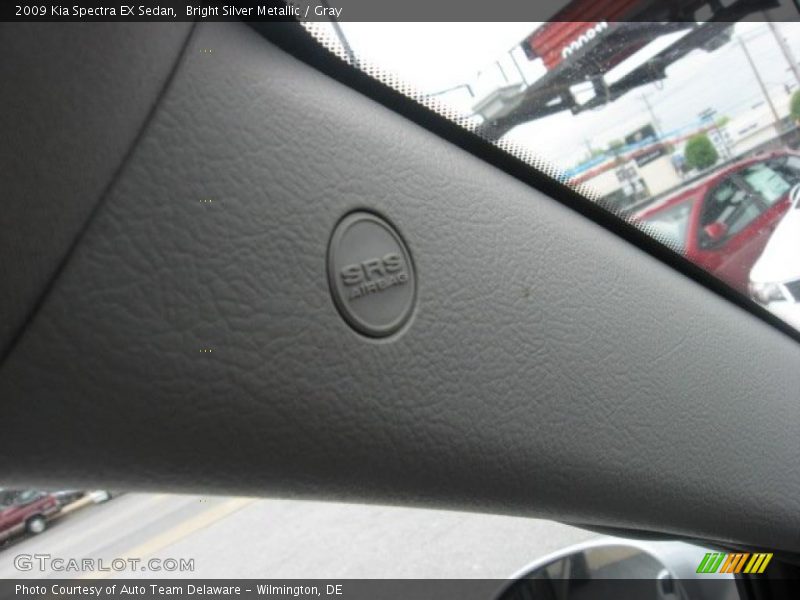 Bright Silver Metallic / Gray 2009 Kia Spectra EX Sedan