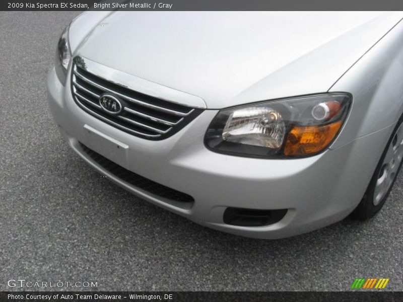 Bright Silver Metallic / Gray 2009 Kia Spectra EX Sedan