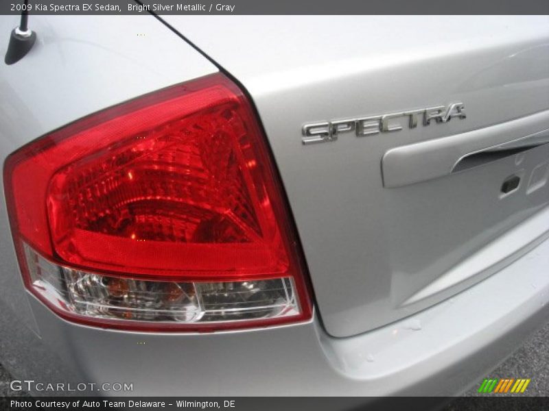 Bright Silver Metallic / Gray 2009 Kia Spectra EX Sedan