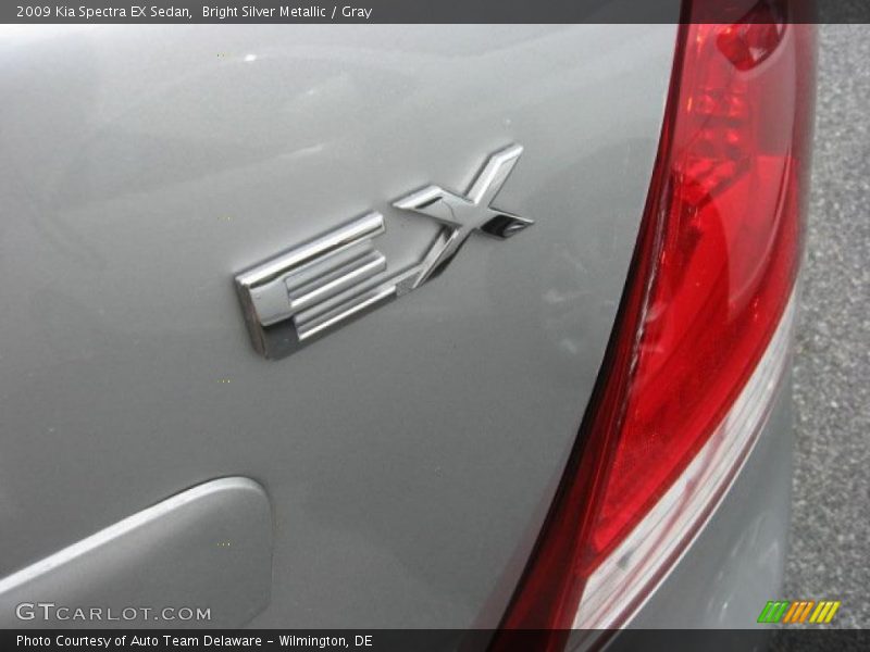 Bright Silver Metallic / Gray 2009 Kia Spectra EX Sedan