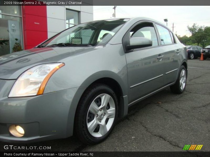 Magnetic Gray / Charcoal 2009 Nissan Sentra 2.0