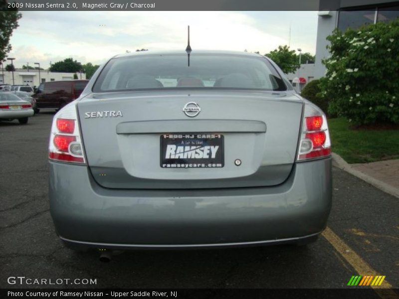 Magnetic Gray / Charcoal 2009 Nissan Sentra 2.0