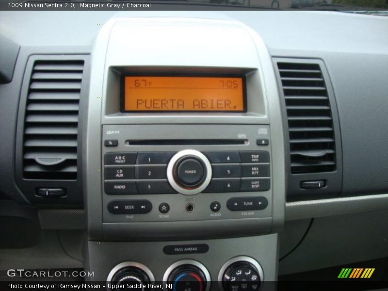 Magnetic Gray / Charcoal 2009 Nissan Sentra 2.0