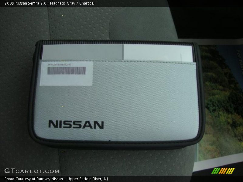 Magnetic Gray / Charcoal 2009 Nissan Sentra 2.0