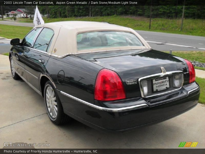 Aspen Green Metallic / Dark Stone/Medium Light Stone 2003 Lincoln Town Car Executive