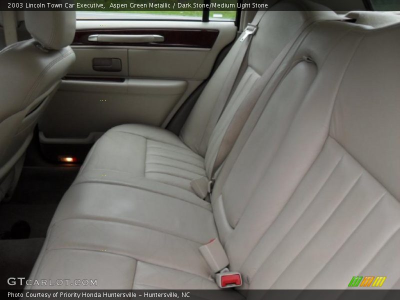Aspen Green Metallic / Dark Stone/Medium Light Stone 2003 Lincoln Town Car Executive