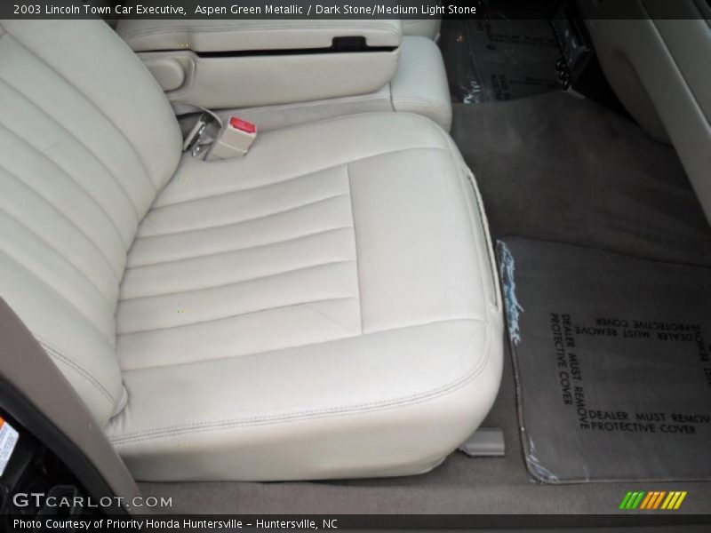 Aspen Green Metallic / Dark Stone/Medium Light Stone 2003 Lincoln Town Car Executive