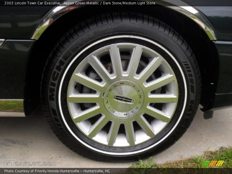 Aspen Green Metallic / Dark Stone/Medium Light Stone 2003 Lincoln Town Car Executive
