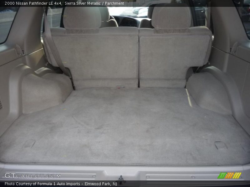 Sierra Silver Metallic / Parchment 2000 Nissan Pathfinder LE 4x4