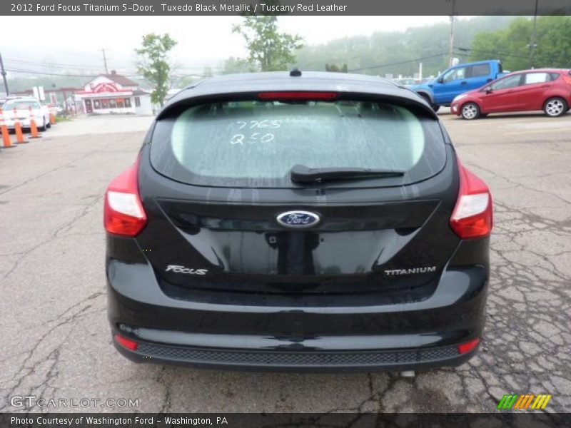 Tuxedo Black Metallic / Tuscany Red Leather 2012 Ford Focus Titanium 5-Door