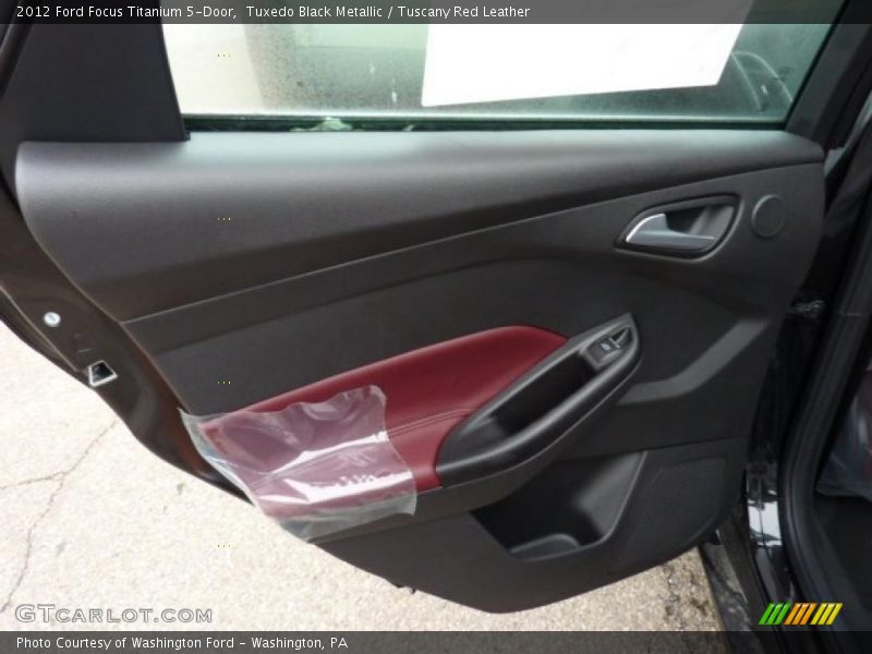 Tuxedo Black Metallic / Tuscany Red Leather 2012 Ford Focus Titanium 5-Door