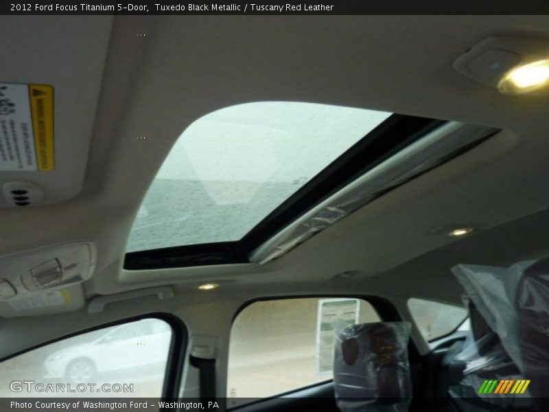 Tuxedo Black Metallic / Tuscany Red Leather 2012 Ford Focus Titanium 5-Door