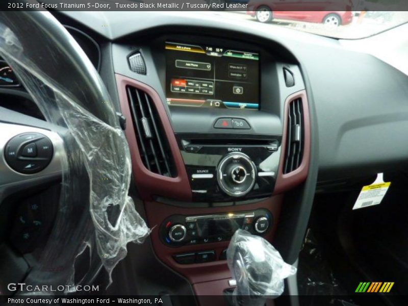 Tuxedo Black Metallic / Tuscany Red Leather 2012 Ford Focus Titanium 5-Door