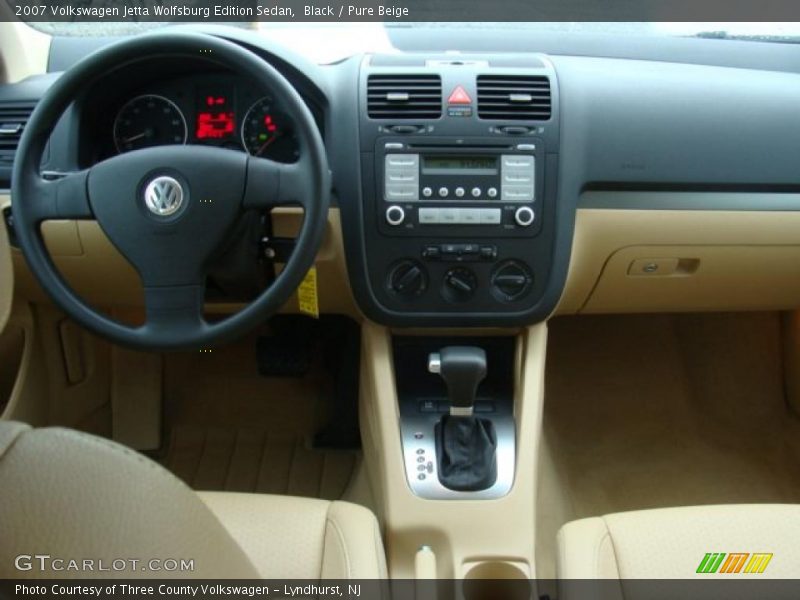 Black / Pure Beige 2007 Volkswagen Jetta Wolfsburg Edition Sedan