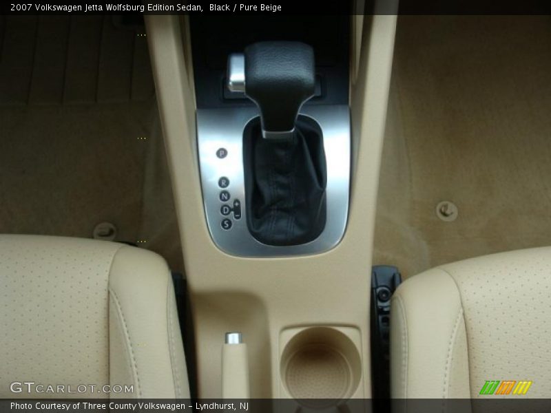 Black / Pure Beige 2007 Volkswagen Jetta Wolfsburg Edition Sedan
