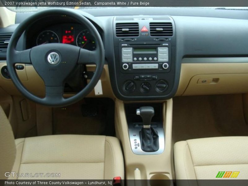 Campanella White / Pure Beige 2007 Volkswagen Jetta Wolfsburg Edition Sedan