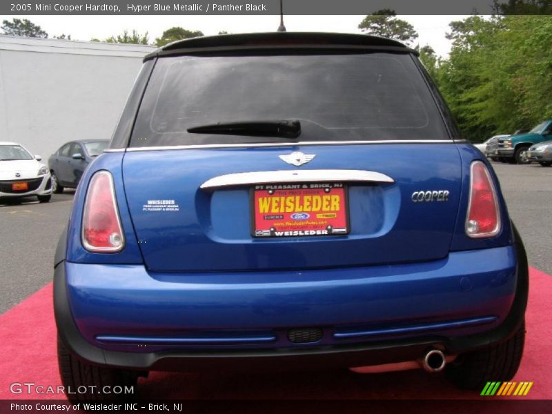Hyper Blue Metallic / Panther Black 2005 Mini Cooper Hardtop