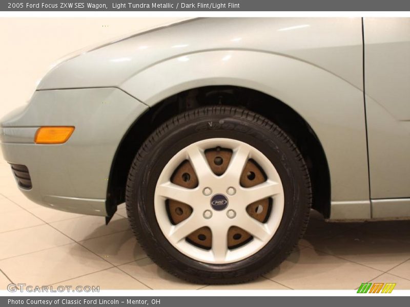 Light Tundra Metallic / Dark Flint/Light Flint 2005 Ford Focus ZXW SES Wagon