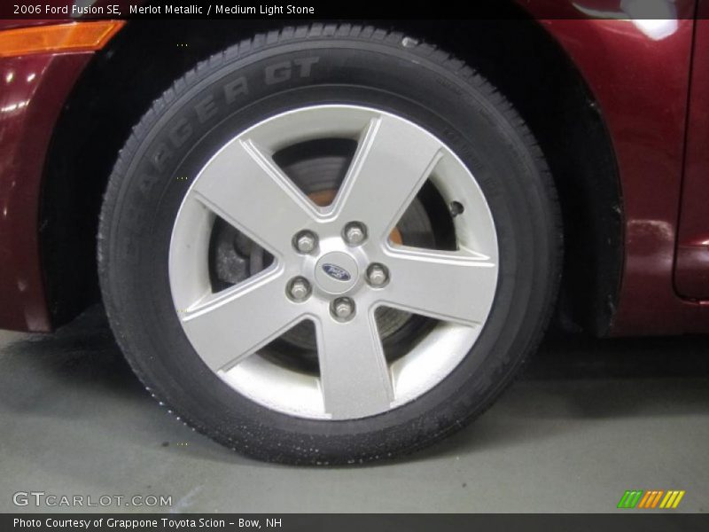 Merlot Metallic / Medium Light Stone 2006 Ford Fusion SE